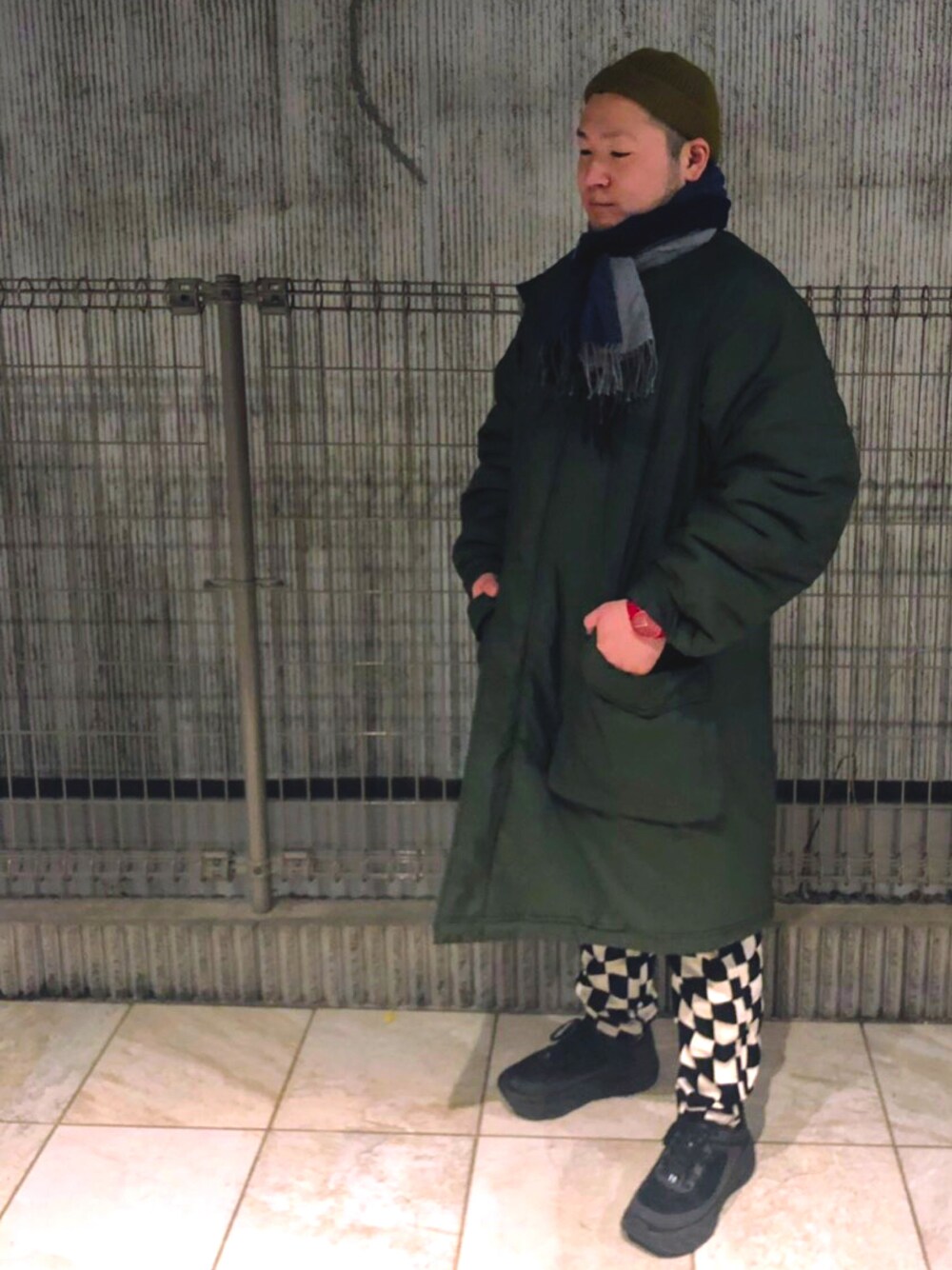 「休日スタイル、カジュアル、モッズコート、BEAMS、AOZORA、HOKAONEONE、FREAK’Ｓ STORE、SKAGEN、デブでもオシャレしたい、市松模様、マフラー、マフラーぐるぐる」｜「BEAMSのBEAMS / プリマロフト モッズ コート（モッズコート、グリーン系）」を使った、ウェザーさん（メンズ・166cm）の冬コーディネートの1枚目の写真
