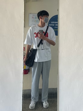 「アイテム（チノパンツ、シルバー系）」を使った、choueniiiさん（メンズ・187cm）の春コーディネート