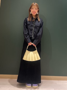 「アイテム（デニムスカート）」を使った、oyamadaさん（レディース・155cm）の秋コーディネート