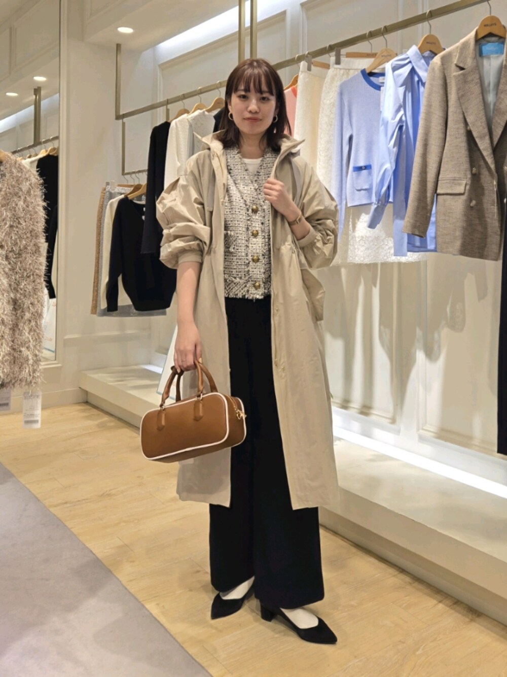 「ロンT、春服コーデ、着回しコーデ、ワイドパンツ、ツイード、フーデットコート、フード、ロングコート、セレモニー、ジレ、横長バッグ、ミニバッグ」｜「NOLLEY’Sの【撥水加工】フーテッドコート（ダッフルコート、ベージュ系）」を使った、もーりーさん（骨格ウェーブ・レディース・164cm）の春コーディネートの1枚目の写真