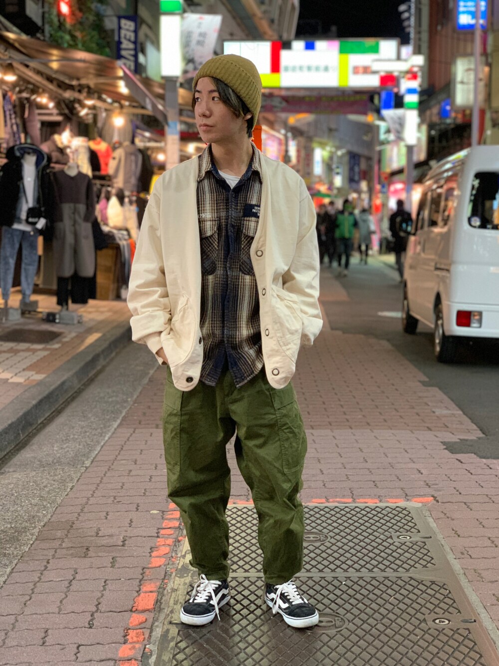 「AVIREX、大人カジュアル、春、春コーデ、大人コーデ、今日のコーデ、カーディガン、シャツスタイル、チェックシャツ、カーキ、カーキパンツ、ファッションの力を信じよう」｜「AVIREXのチェックシャツ ハリケーン ハンター/L/S CHECK SHIRT HURRICANE HUNTER/アヴィレックス/AVIREX（シャツ/ブラウス、ブルー系）」を使った、INOUEさん（メンズ・164cm）の冬コーディネートの1枚目の写真