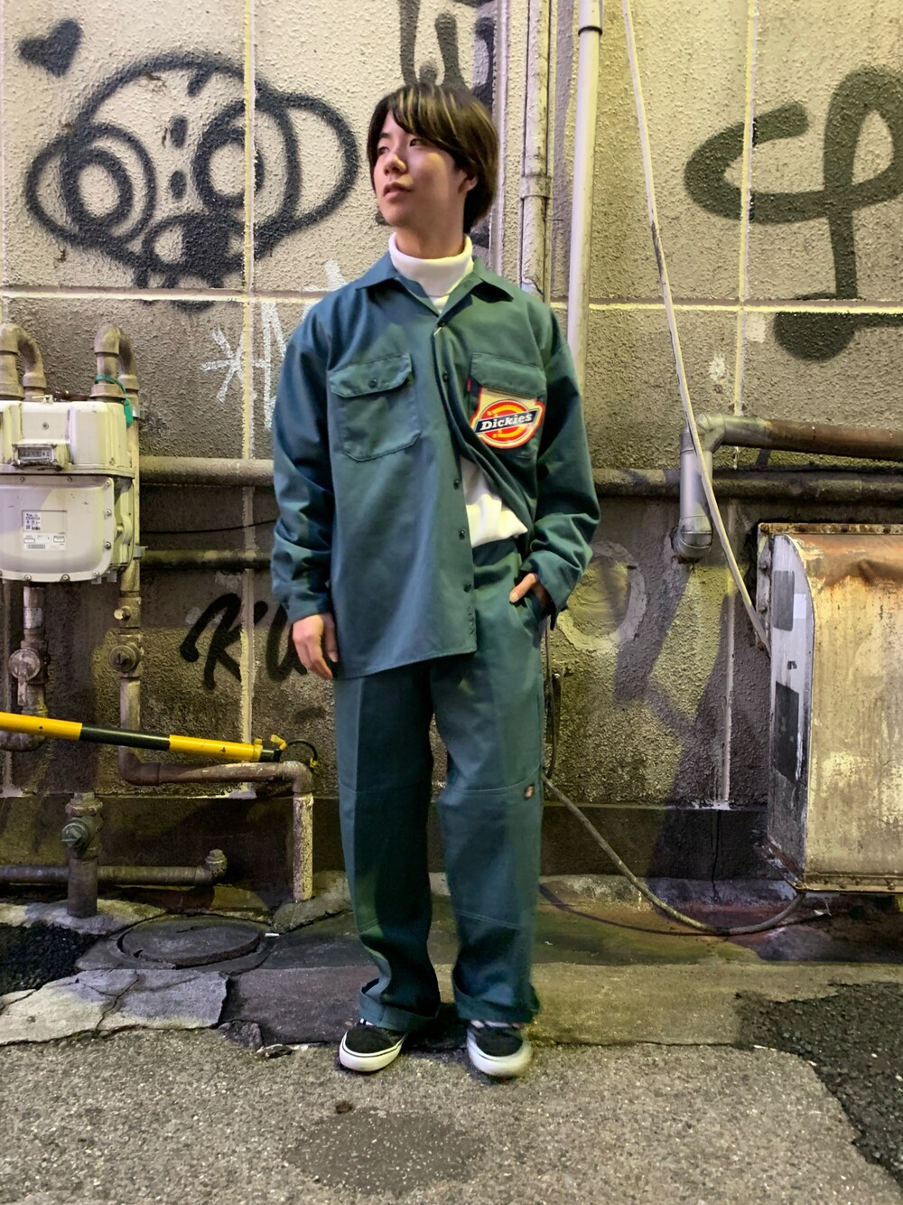 「AVIREX、Dickies、SCHOTT、セットアップ、セットアップスタイル、冬コーデ、冬、パステルカラー、タートルネック、グリーン、大人カジュアル、ストリート、ファッションの力を信じよう」｜「AVIREXの【Dickies × AVIREX】 ロングスリーブ ワークシャツ / LONG SLEEVE WORK SHIRT / アヴィレックス / ディッキーズ（シャツ/ブラウス、グリーン系）」を使った、INOUEさん（メンズ・164cm）の冬コーディネートの1枚目の写真