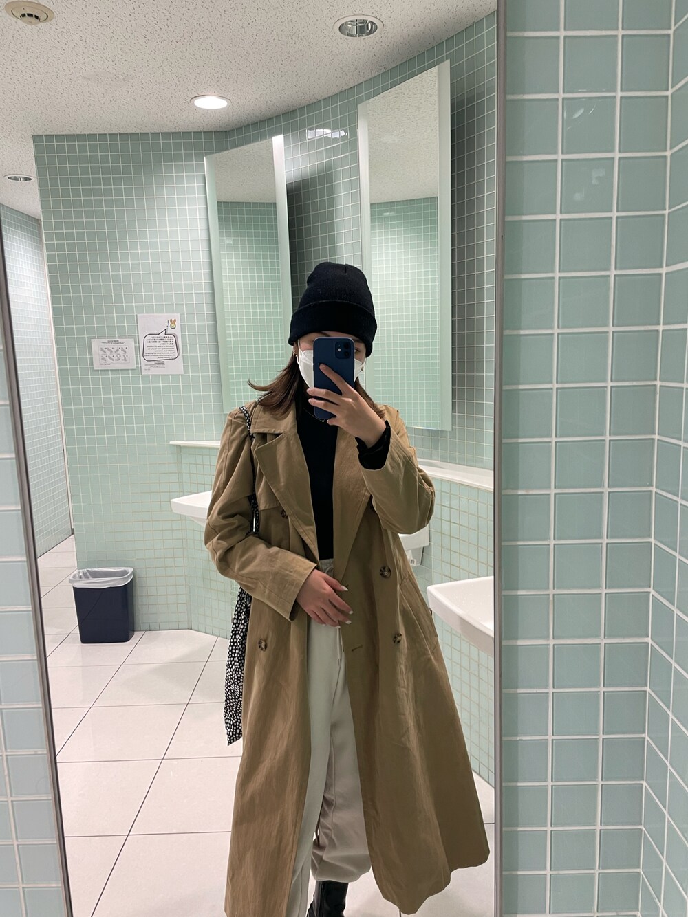 「休日スタイル、オトナカジュアル、カジュアル、ユニクロ、UNIQLO」｜「UNIQLOのアイテム（パンツ、ホワイト系）」を使った、cocoaさん（レディース・160cm）の冬コーディネートの1枚目の写真