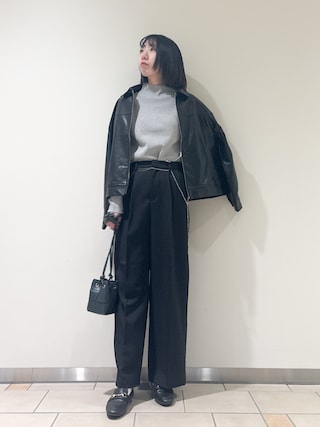 「ITEMS URBANRESEARCH（アイテムズ アーバンリサーチ）の『イージーケア/静電気防止』ボトルネックニットプルオーバー(楽着シリーズ)（ニット/セーター）」を使った、くろみーさん（レディース・168cm）の春コーディネート