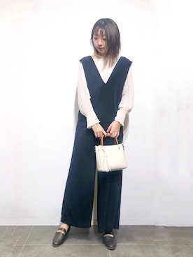 「Vネック」｜「アイテム（サロペット/オーバーオール）」を使った、くろみーさん（レディース・168cm）の夏コーディネート