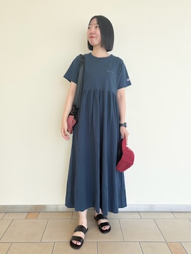 「URBAN RESEARCH Sonny Label（アーバンリサーチサニーレーベル）の『別注』CHAMPION×Sonny Label　ギャザーワンピース（ワンピース、ブルー系）」を使った、くろみーさん（レディース・168cm）の夏コーディネート