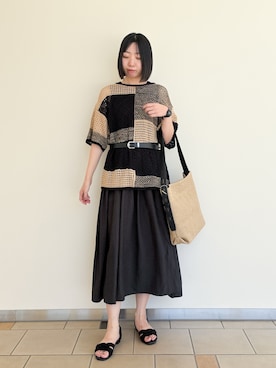 「KBF（ケイビーエフ）のパッチワークルーズニット（ニット/セーター、ベージュ系）」を使った、くろみーさん（レディース・168cm）の夏コーディネート