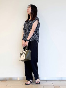 「オンオフ兼用」｜「アイテム（バッグ）」を使った、くろみーさん（レディース・168cm）の夏コーディネート