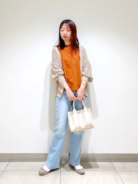 「URBAN RESEARCH DOORS（アーバンリサーチドアーズ）のフレアデニムパンツ（デニムパンツ）」を使った、くろみーさん（レディース・168cm）の春コーディネート