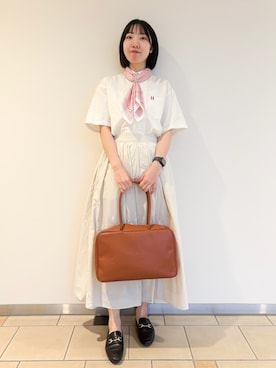 「ITEMS URBANRESEARCH（アイテムズ アーバンリサーチ）のワッシャーナイロンギャザースカート（スカート、ホワイト系）」を使った、くろみーさん（レディース・168cm）の夏コーディネート