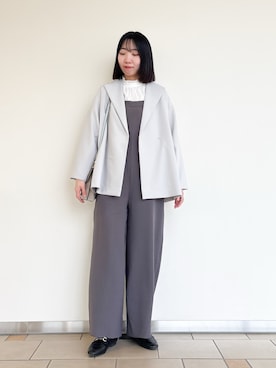 「ITEMS URBANRESEARCH（アイテムズ アーバンリサーチ）のフリルネックブラウス（シャツ/ブラウス、ホワイト系）」を使った、くろみーさん（レディース・168cm）の春コーディネート