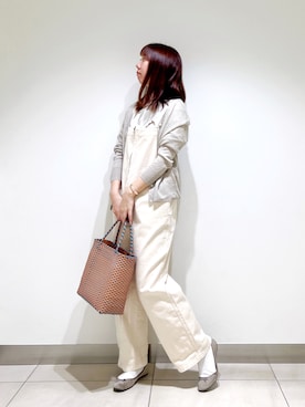 「アイテム（オールインワン・サロペット、ホワイト系）」を使った、くろみーさん（レディース・168cm）の春コーディネート