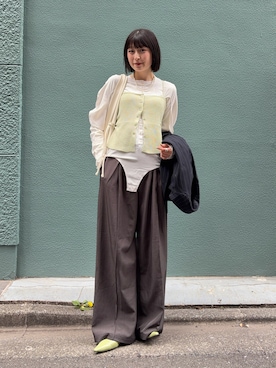 「each（イーチ）のボタンデザインサマーニットキャミビスチェ（キャミソール、グリーン系）」を使った、manaさん（レディース・166cm）の春コーディネート