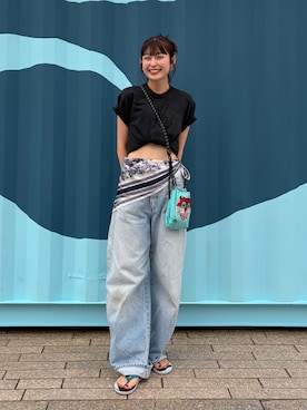 「CYAARVO（シアーヴォ）のアイテム（Tシャツ/カットソー、ブラック系）」を使った、manaさん（レディース・166cm）の春コーディネート