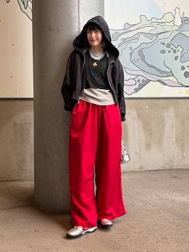 「NIKE（ナイキ）のナイキ トータル 90 ウィメンズシューズ / Nike Total 90 Women's Shoes IM7595-001 Metallic Silver（スニーカー、シルバー系）」を使った、manaさん（レディース・166cm）の春コーディネート