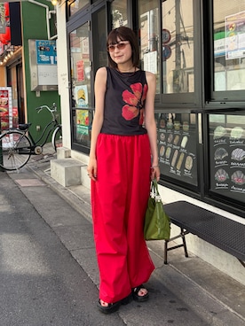 「IMARI（イマリ）の【 IMARI / イマリ 】 レトロ フラワー プリント タンクトップ #（タンクトップ、ブラック系）」を使った、manaさん（レディース・166cm）の夏コーディネート