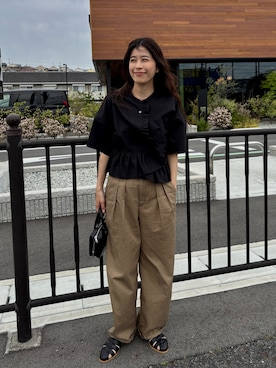 「GU（ジーユー）のアイテム（チノパンツ、ベージュ系）」を使った、eriさん（レディース・163cm）の春コーディネート