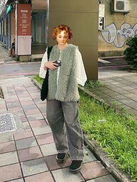 「アイテム（スリッポン）」を使った、キヨさん（レディース・163cm）の秋コーディネート