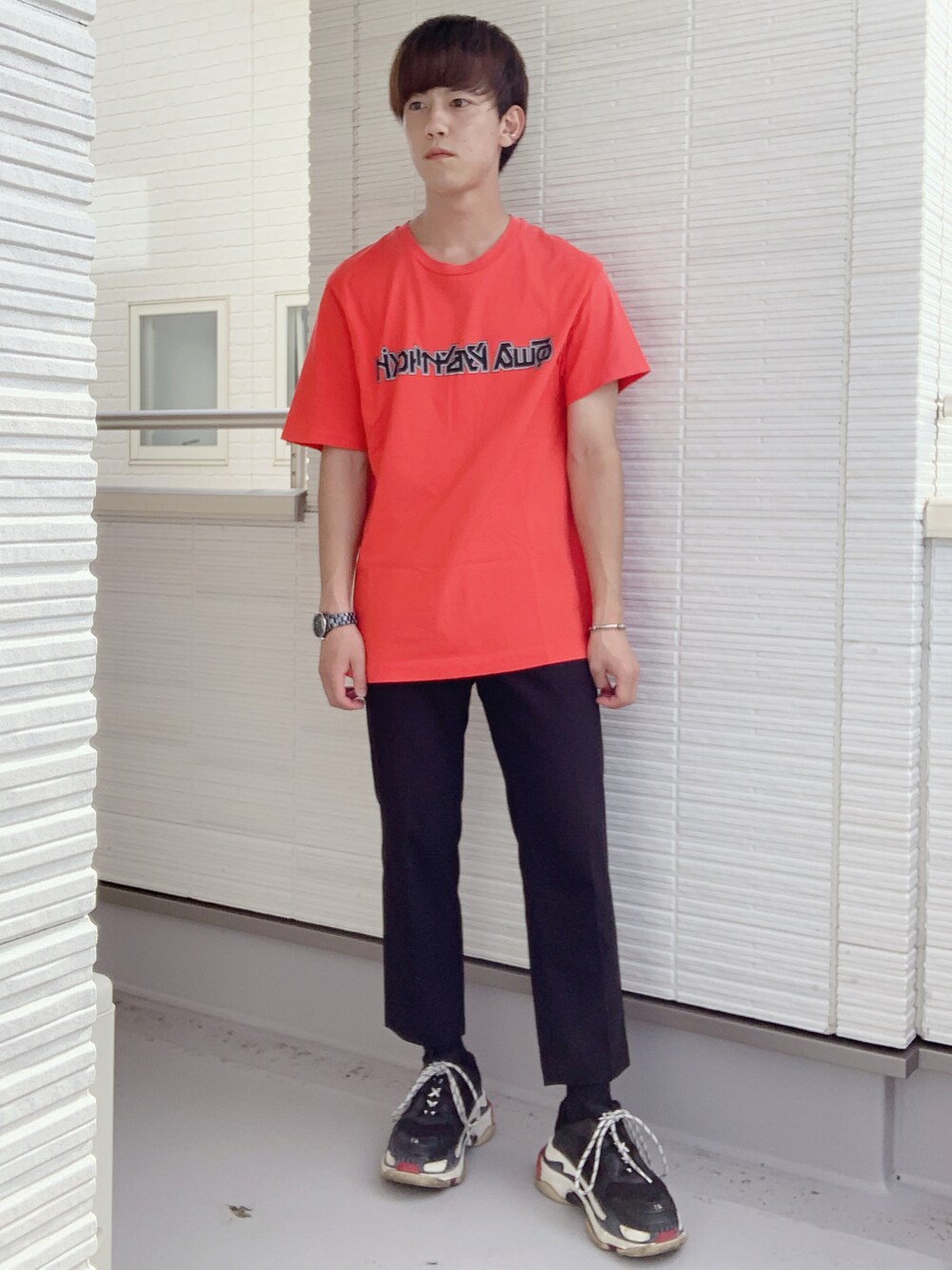 「オーバーサイズ、今日のコーデ、おしゃれさんと繋がりたい、ストリート、赤、triples、BALENCIAGA」｜「Gosha RubchinskiyのGOSHA RUBCHINSKIY(ゴーシャ ラブチンスキー) LOGO TEE（Tシャツ/カットソー、レッド系）」を使った、たかさん（メンズ・172cm）の秋コーディネートの1枚目の写真