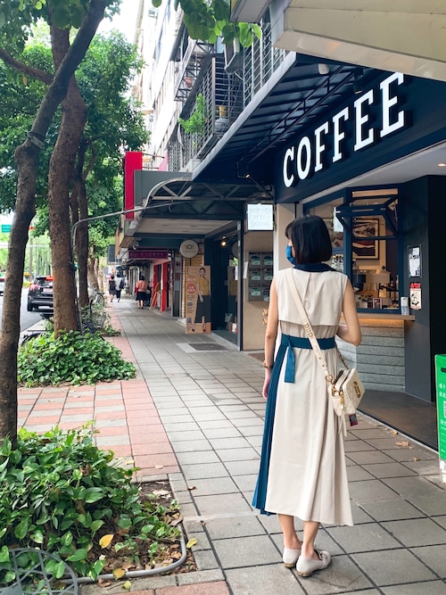 マークジェイコブス クラッチバッグ エナメル バッグ M0015802 MARC JACOBS（マークジェイコブス）の「MARC JACOBS The