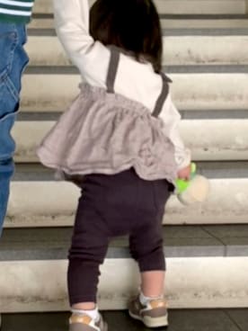 「apres les cours（アプレレクール）のアイテム（スウェット）」を使った、もりりさん（キッズ・70cm）の春コーディネート