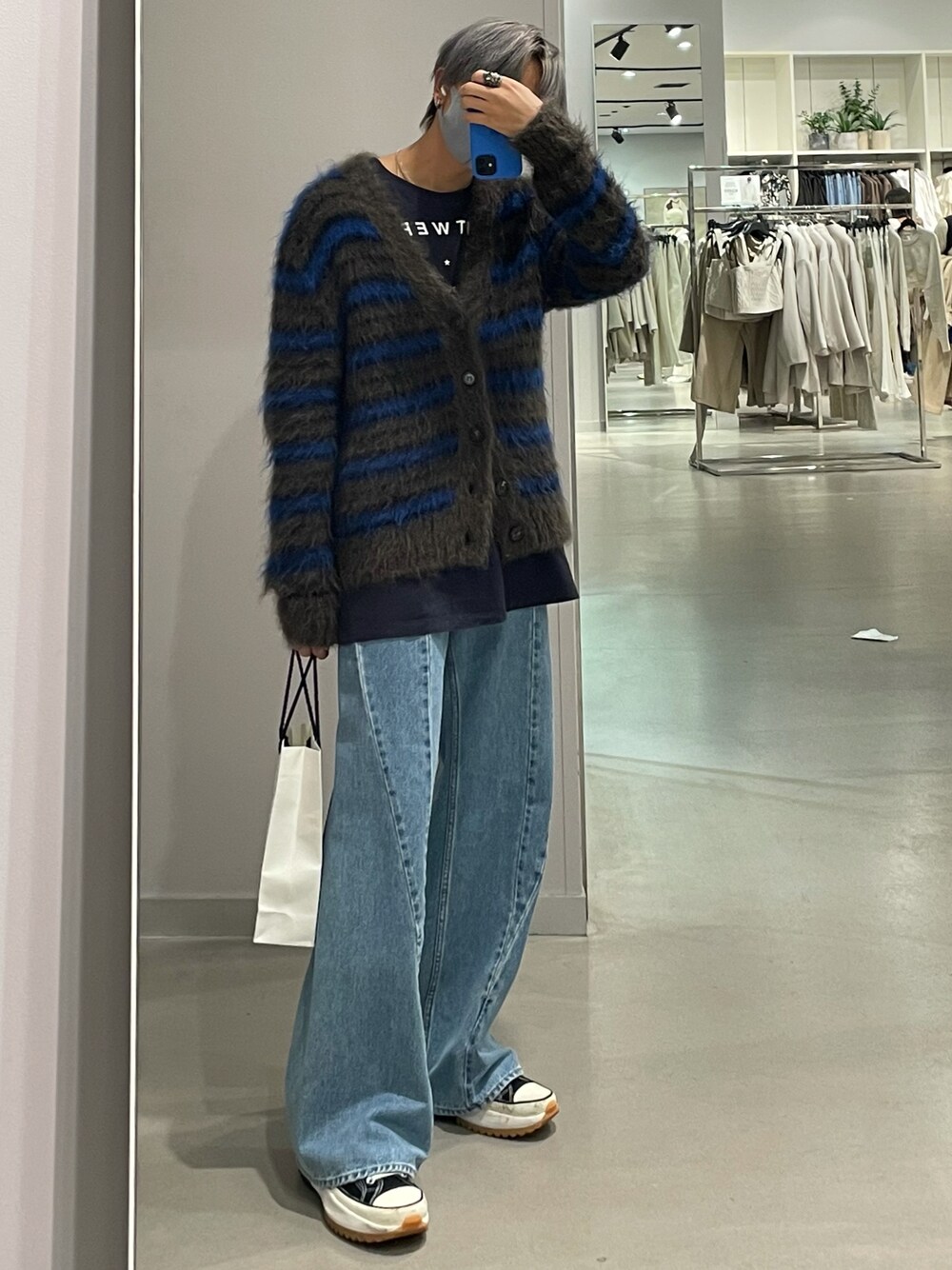 「MARNI、RAF SIMONS、Maison Margiela、JWANDERSON、converse、秋コーデ、カーディガン、モヘアカーディガン、モヘアニット、ブルー」｜「MARNIのアイテム（カーディガン/ボレロ、ブルー系）」を使った、たておさん（メンズ・173cm）の秋コーディネートの1枚目の写真
