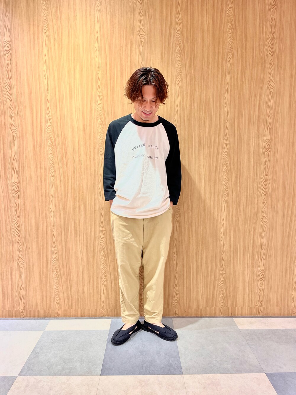 「Steven Alanのアイテム（チノパンツ、ベージュ系）」を使った、yujiroさん（メンズ・173cm）の夏コーディネートの1枚目の写真