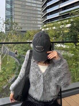 「FOREVER 21（フォーエバー トゥエンティーワン）の【2024SS】ヴィンテージ風ロゴキャップ（キャップ、ブラック系）」を使った、yuiさん（レディース・163cm）の秋コーディネート