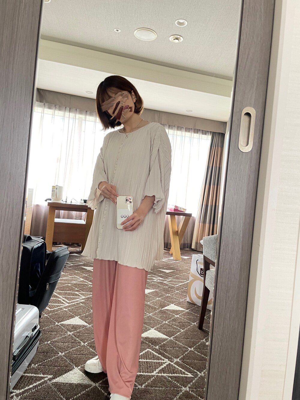 「ラクチンコーデ、カジュアルコーデ、お洒落さんとつながりたい、パンツスタイル、低身長、低身長コーデ、低身長女子」｜「tocco closetのアイテム（シャツ/ブラウス、ホワイト系）」を使った、ゆきちさん（レディース・149cm）の夏コーディネートの1枚目の写真