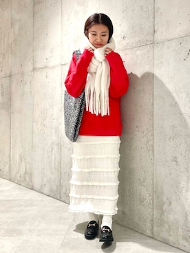 「冬の差し色コーデ」｜「アイテム（スウェット）」を使った、アサミさん（レディース・163cm）の冬コーディネート