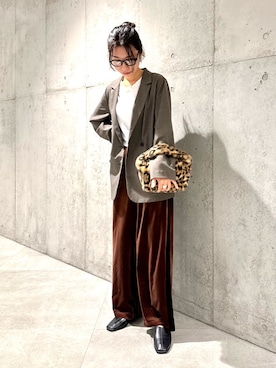 「アイテム（スリッポン）」を使った、アサミさん（レディース・163cm）の秋コーディネート