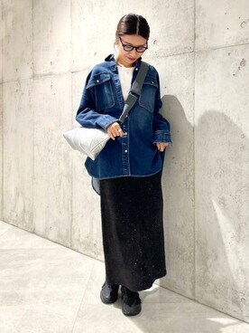 「アイテム（クラッチバッグ）」を使った、アサミさん（レディース・163cm）の秋コーディネート