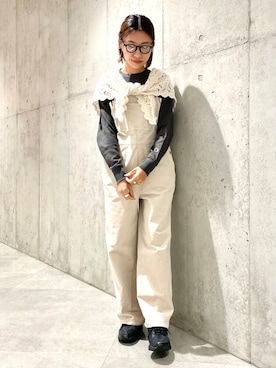 「アイテム（オールインワン・サロペット、ホワイト系）」を使った、アサミさん（レディース・163cm）の秋コーディネート