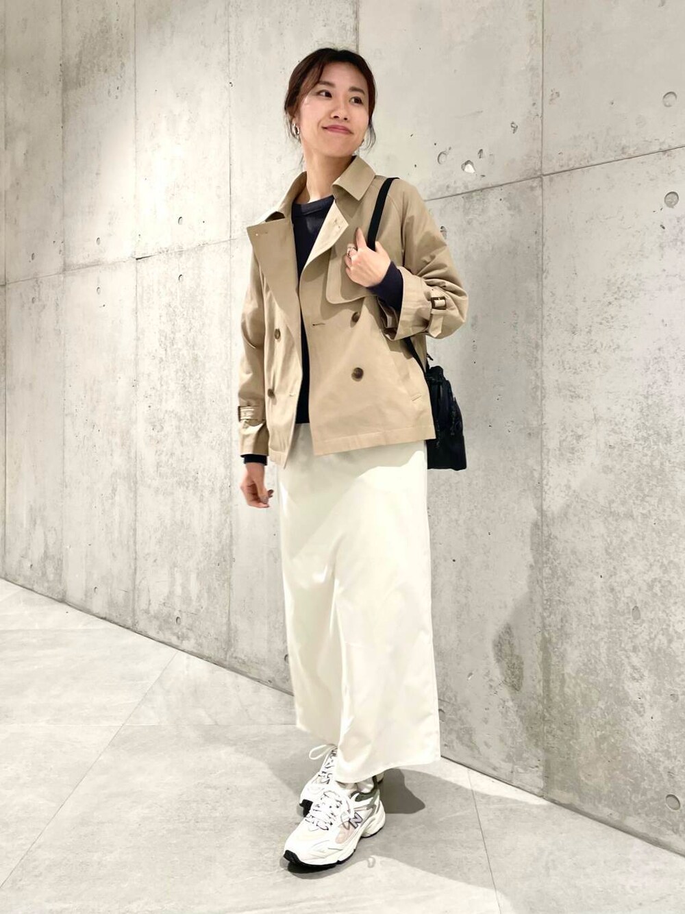 「スニーカー、ニット、デートコーデ、ママコーデ、きれいめカジュアル、SonnyLabel、春コーデ、サニーレーベル、春アウター、newarrival、30代、ママファッション、骨格ウェーブ、30代前半、イエベ秋」｜「URBAN RESEARCH Sonny Labelのスウェットライクニット（ニット/セーター、グレー系）」を使った、アサミさん（レディース・163cm）の冬コーディネートの1枚目の写真