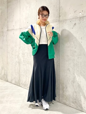 「アイテム（ナイロンジャケット）」を使った、アサミさん（レディース・163cm）の秋コーディネート
