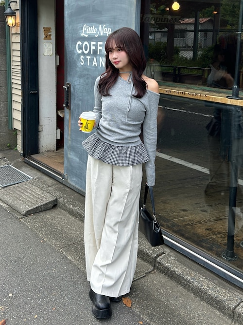 ウィステリア メタリックアクセントショルダーバッグCHARLES & KEITH Wisteria ウィステリア メタリックアクセントショルダーバッグ