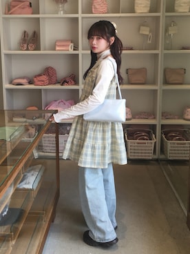 「GRL（グレイル）のアイテム（デニムパンツ、ブルー系）」を使った、mairaさん（レディース・156cm）の春コーディネート