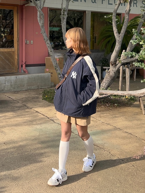 Perushu × MLB スタンドネックナイロンブルゾン ベージュ Perushu × MLB スタンドネックナイロンブルゾン（ブルゾン