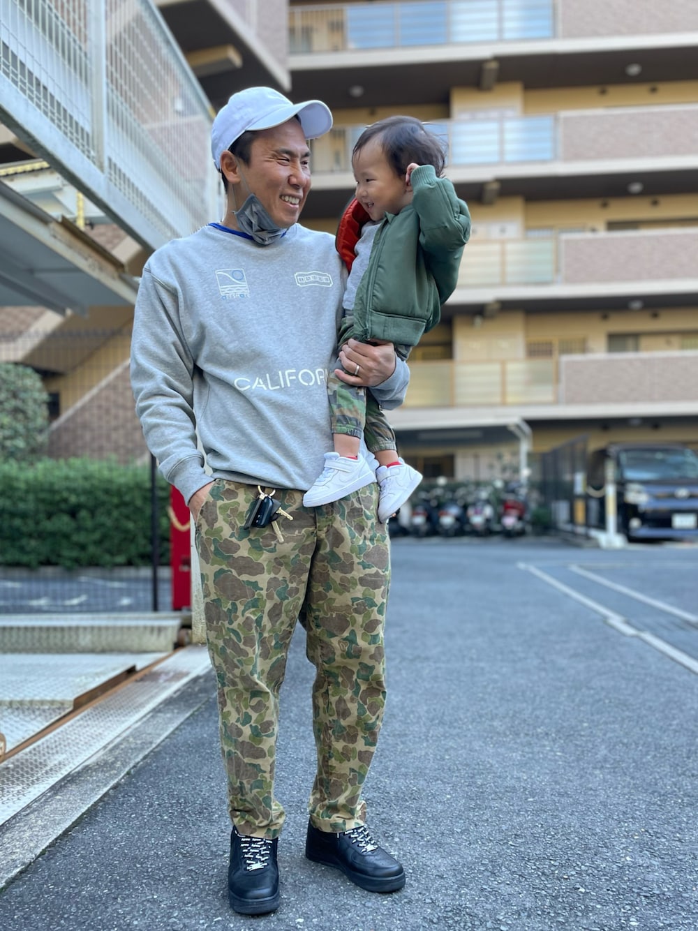 「サーフスタイル、息子とおでかけ、息子コーデ」｜「WTWのアイテム（キャップ、ホワイト系）」を使った、😸にゃおき😸さん（メンズ・170cm）の冬コーディネートの1枚目の写真