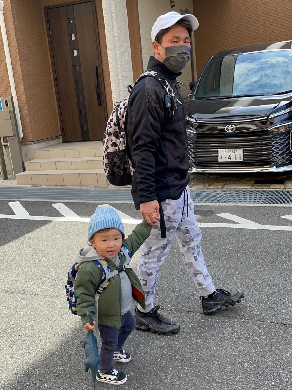 「スポーツミックス、お洒落さんとつながりたい」｜「NEW BALANCEのアイテム（その他アウター、ブラック系）」を使った、😸にゃおき😸さん（メンズ・170cm）の冬コーディネートの1枚目の写真