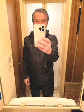 「UNDER ARMOUR（アンダーアーマー）のアイテム（ジャケット/アウター）」を使った、バツ1 独身おしゃれ大好きオヤジさん（メンズ・173cm）の春コーディネート