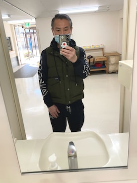 「WOOLRICH（ウールリッチ）のアイテム（ダウンベスト）」を使った、バツ1 独身おしゃれ大好きオヤジさん（メンズ・173cm）の春コーディネート