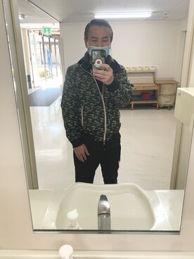 「UNDER ARMOUR（アンダーアーマー）のアイテム（ジャケット/アウター）」を使った、バツ1 独身おしゃれ大好きオヤジさん（メンズ・173cm）の冬コーディネート