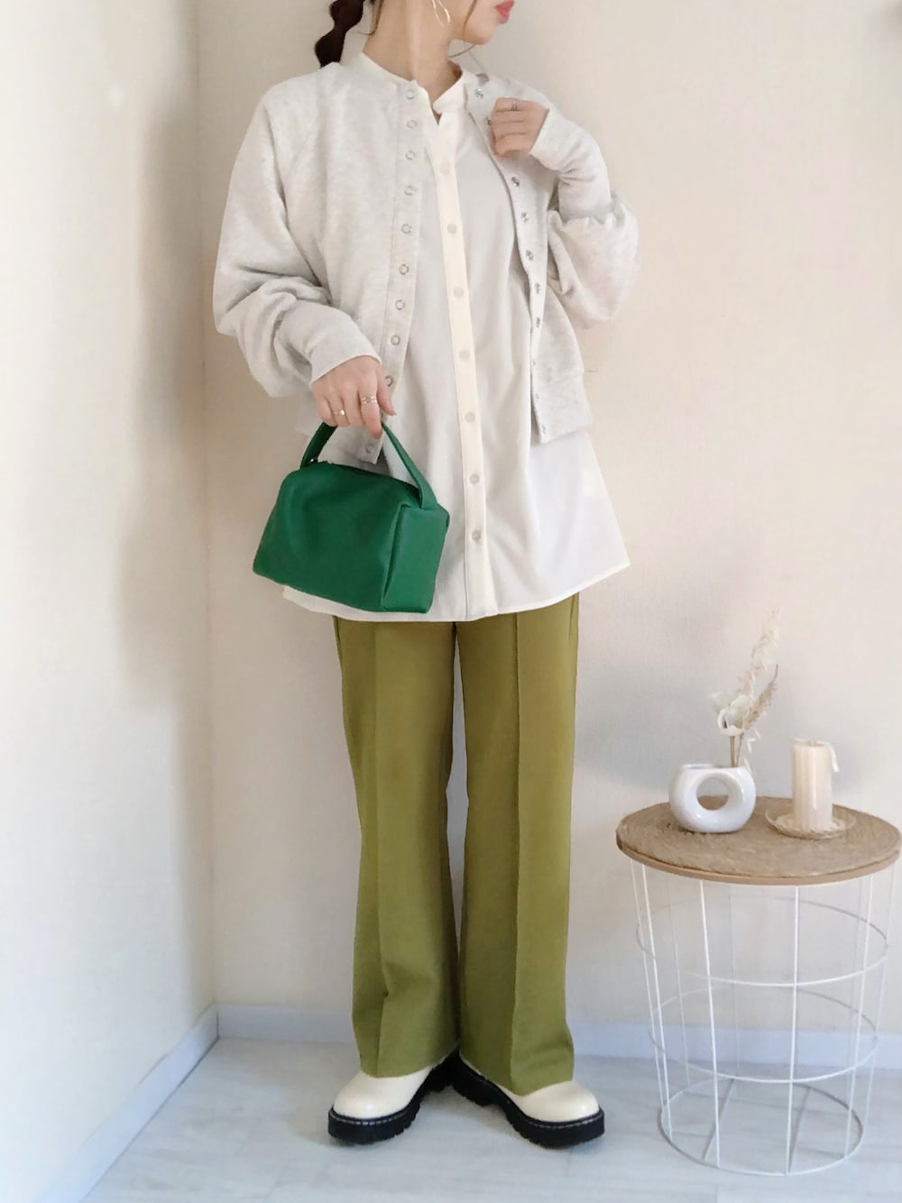 ポンチピンタックストレートパンツ 258593を使った人気