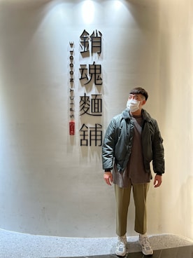 「plain-me（プレインミー）のアイテム（スラックス）」を使った、董奕辰さん（メンズ・172cm）の冬コーディネート