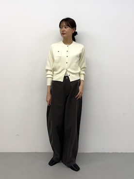 「SENSE OF PLACE by URBAN RESEARCH(センスオブプレイスバイアーバンリサーチ)の『洗濯可』抗ピルポケットデザインカーディガン(カーディガン/ボレロ、ホワイト系)」を使った、miruさん(レディース・163cm)の秋コーディネート