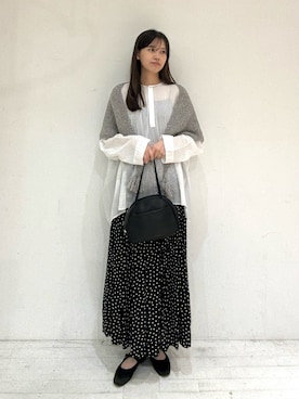 「アイテム（ストール/ショール）」を使った、miruさん（レディース・163cm）の秋コーディネート