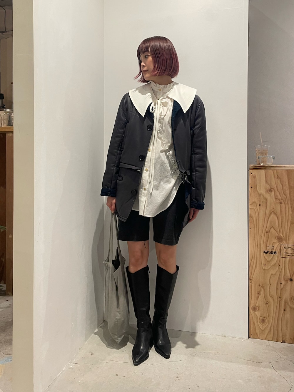「THINGS THAT MATTERのアイテム（シャツ/ブラウス、ホワイト系）」を使った、Momoさん（レディース・160cm）の冬コーディネートの1枚目の写真