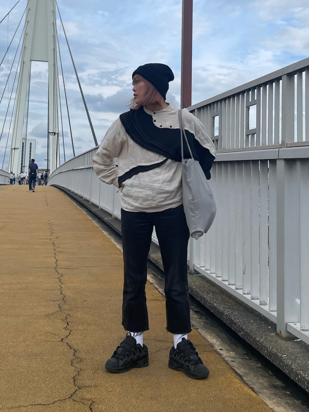 「LEVI'S VINTAGE CLOTHINGのアイテム（デニムパンツ、ブラック系）」を使った、Momoさん（レディース・160cm）の秋コーディネートの1枚目の写真