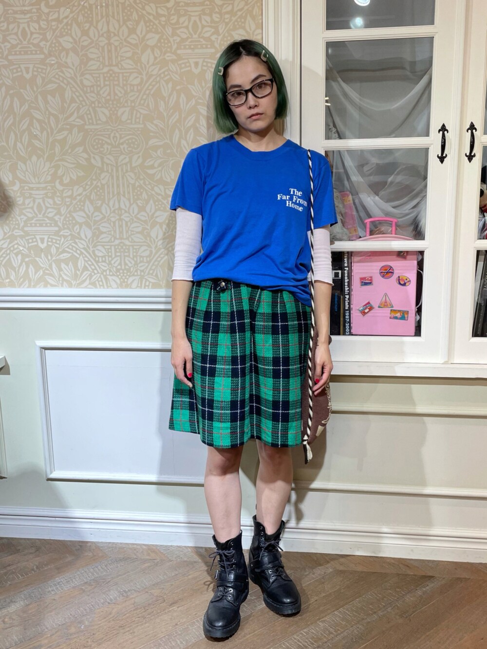 「ブーツ、halloween、プチプラ、今日のコーデ、wearhalloween2021、チェック、映画コーデ、ootd」｜「VINTAGEのアイテム（Tシャツ/カットソー、ブルー系）」を使った、Momoさん（レディース・160cm）の秋コーディネートの1枚目の写真